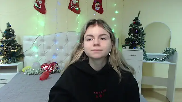 TinaRedly online show from 01/13/25, 06:38