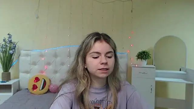 TinaRedly online show from 01/15/25, 09:41