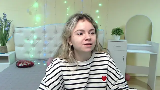 TinaRedly online show from 01/27/25, 06:41