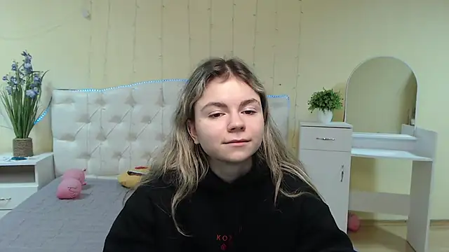 TinaRedly online show from 01/28/25, 09:29