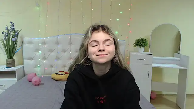 TinaRedly online show from 01/29/25, 04:05