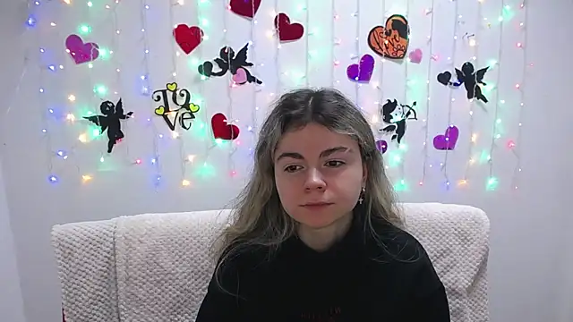 TinaRedly online show from 01/30/25, 06:32