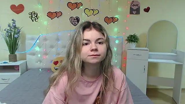 TinaRedly online show from 02/16/25, 04:20