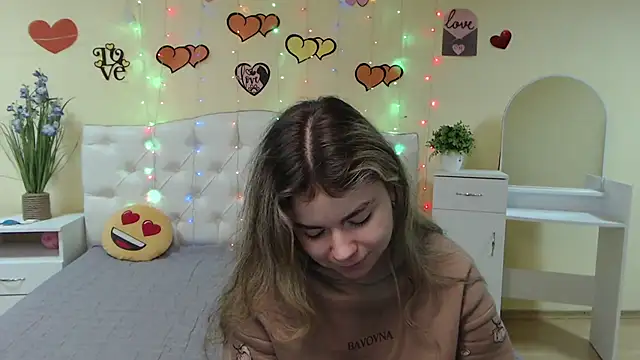 TinaRedly online show from 02/16/25, 07:05