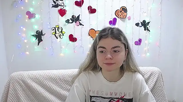 TinaRedly online show from 02/20/25, 01:08