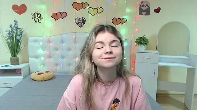 TinaRedly online show from 02/25/25, 12:47