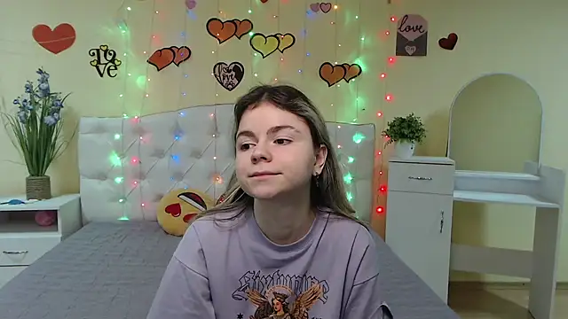 TinaRedly online show from 03/04/25, 12:29