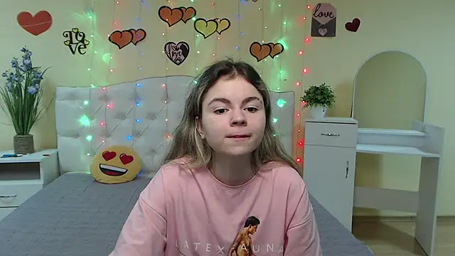 TinaRedly online show from 03/05/25, 10:10