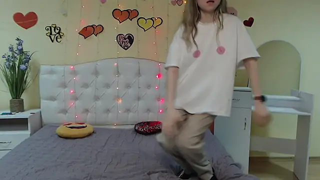 TinaRedly online show from 03/09/25, 09:46