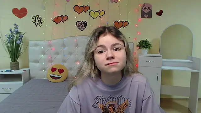 TinaRedly online show from 03/11/25, 10:40