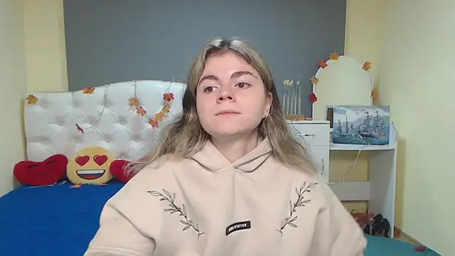 TinaRedly online show from 11/17/25, 06:46