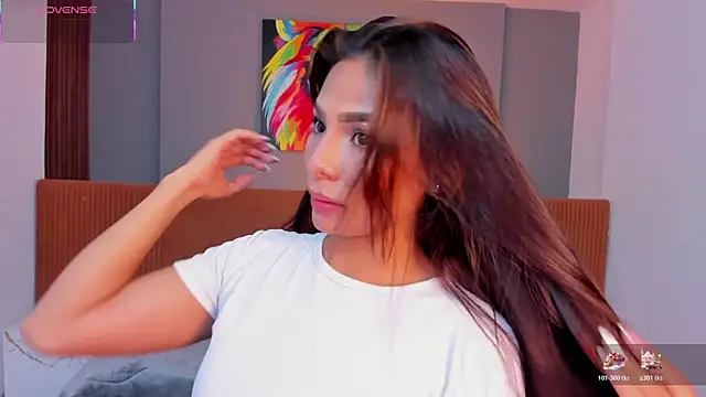 amira cute2 online show from 11/28/25, 10:18