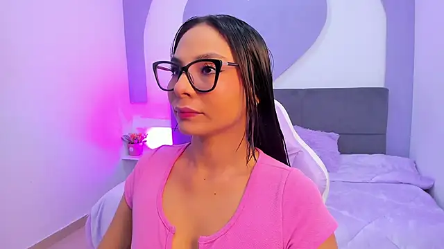 amira cute2 online show from 06/21/26, 10:07