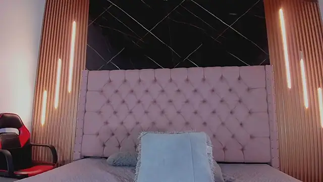 Snapshot of AinaPink chatting on 09/18/25, 10:28 AinaPink online show from 09/18/25, 10:28