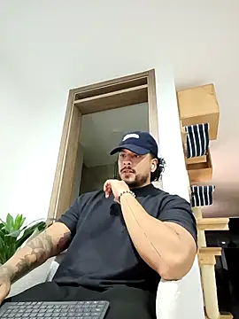 Snapshot of SilvaBranko chatting on 02/06/26, 01:21 SilvaBranko online show from 02/06/26, 01:21