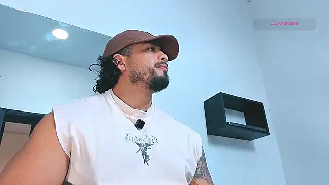 Snapshot of SilvaBranko chatting on 03/08/26, 08:01 SilvaBranko online show from 03/08/26, 08:01