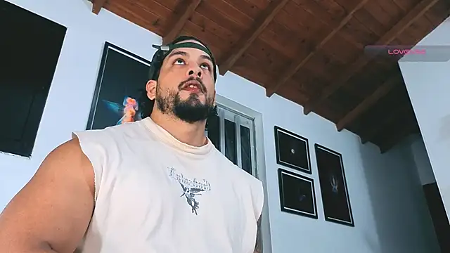 Snapshot of SilvaBranko chatting on 03/18/26, 01:20 SilvaBranko online show from 03/18/26, 01:20