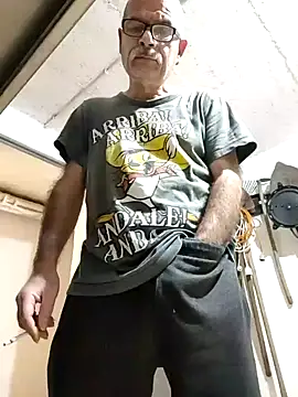 Snapshot of bottomhairy chatting on 12/10/24, 03:22 bottomhairy online show from 12/10/24, 03:22