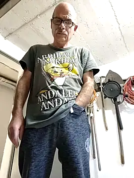 Snapshot of bottomhairy chatting on 03/02/25, 03:16 bottomhairy online show from 03/02/25, 03:16