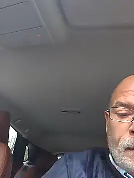 Snapshot of bottomhairy chatting on 12/23/25, 08:23 bottomhairy online show from 12/23/25, 08:23