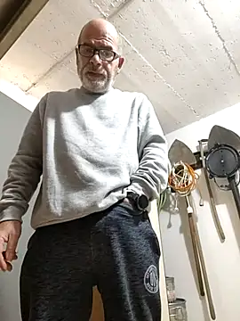 Snapshot of bottomhairy chatting on 02/11/26, 05:07 bottomhairy online show from 02/11/26, 05:07