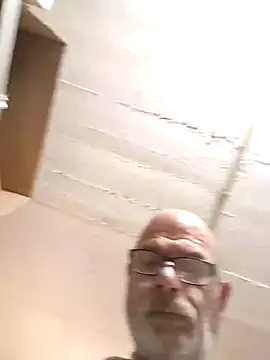 Snapshot of bottomhairy chatting on 02/16/26, 03:08 bottomhairy online show from 02/16/26, 03:08