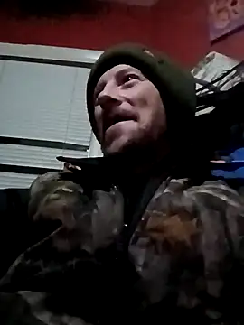 Snapshot of elmerfuddin87 chatting on 12/16/25, 04:28 elmerfuddin87 online show from 12/16/25, 04:28