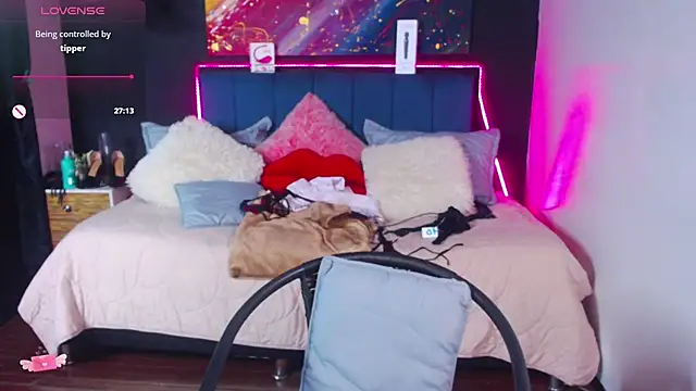 megan collins96 online show from 01/23/25, 11:15