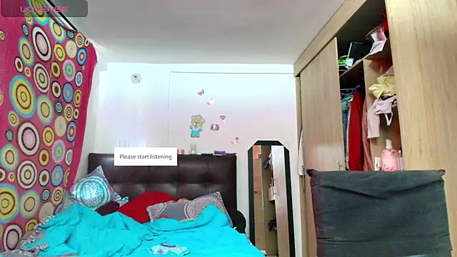 Snapshot of megan_collins96 chatting on 12/19/25, 05:31 megan collins96 online show from 12/19/25, 05:31