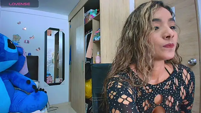 megan collins96 online show from 05/12/26, 01:47