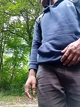 Snapshot of maleesa chatting on 09/12/25, 05:18 maleesa online show from 09/12/25, 05:18