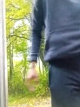 Snapshot of maleesa chatting on 10/10/25, 05:28 maleesa online show from 10/10/25, 05:28