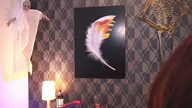 SharomRoss online show from 10/31/25, 03:02