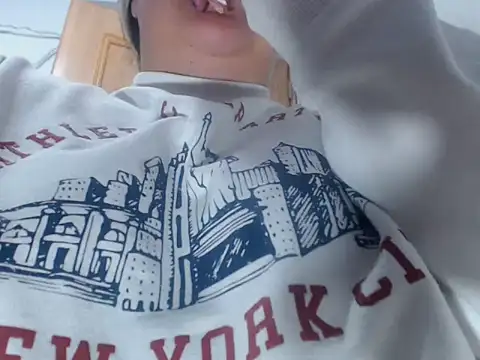 Snapshot of WhorePISSsquirt chatting on 03/12/26, 10:38 WhorePISSsquirt online show from 03/12/26, 10:38