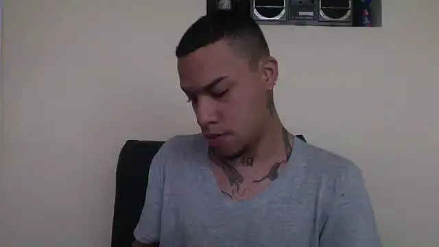 Snapshot of Osiiriis chatting on 02/09/25, 08:24 Osiiriis online show from 02/09/25, 08:24