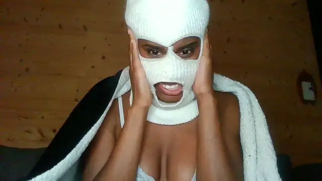 Snapshot of LabelleOnyx chatting on 03/28/26, 07:35 LabelleOnyx online show from 03/28/26, 07:35