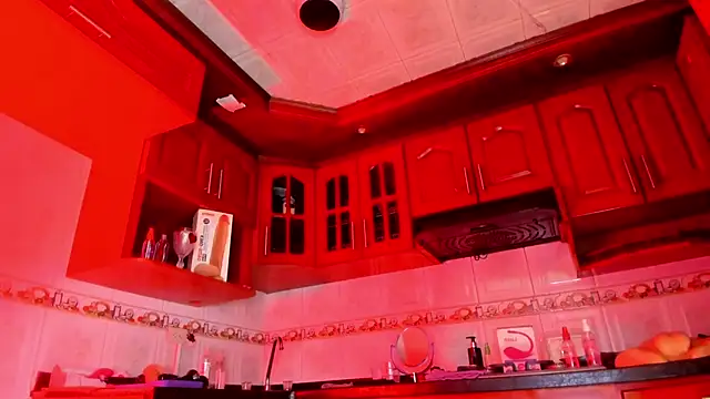 LaureenHills online show from 02/25/25, 03:20