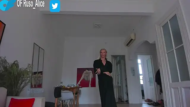 AliceSnowCatt online show from 02/05/25, 06:59