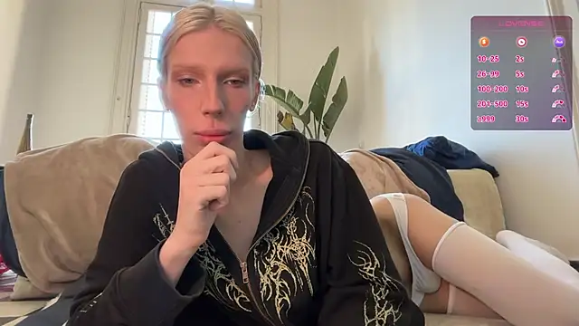 AliceSnowCatt online show from 06/23/26, 01:20