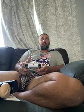 Snapshot of ryand12804 chatting on 10/06/25, 02:47 ryand12804 online show from 10/06/25, 02:47