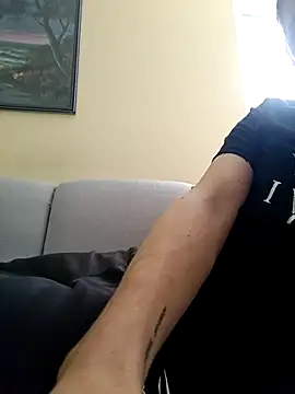 Snapshot of Standa19 chatting on 11/04/25, 12:37 Standa19 online show from 11/04/25, 12:37