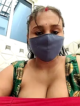 Snapshot of Archna-ji chatting on 01/15/25, 05:40 Archna-ji online show from 01/15/25, 05:40