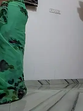 Snapshot of Archna-ji chatting on 02/24/25, 05:22 Archna-ji online show from 02/24/25, 05:22