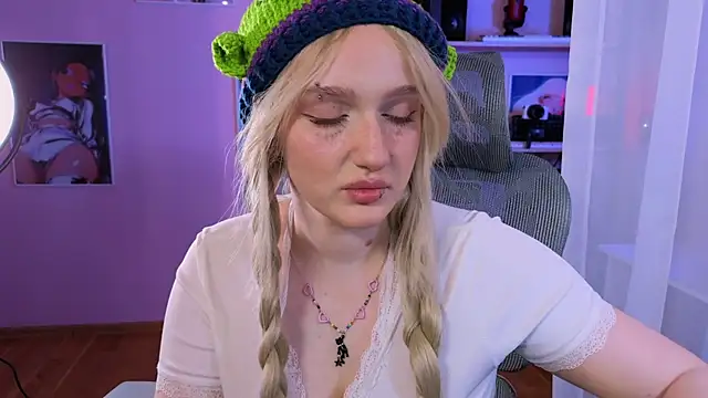 ELLIEJAY online show from 05/01/26, 05:12
