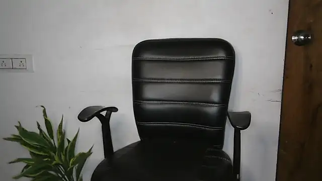 Snapshot of Suzie_darling chatting on 10/05/25, 01:42 Suzie darling online show from 10/05/25, 01:42