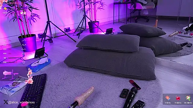 VanessaSimon online show from 01/18/25, 09:24