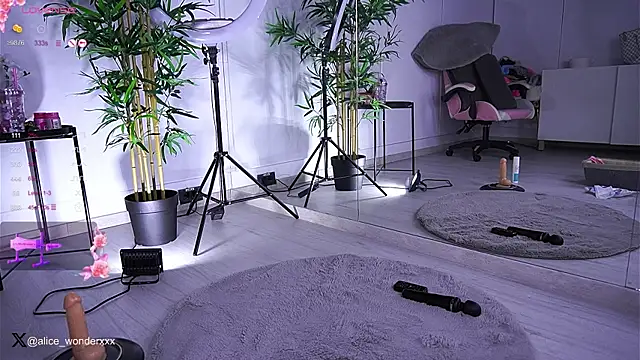 VanessaSimon online show from 01/21/25, 09:03