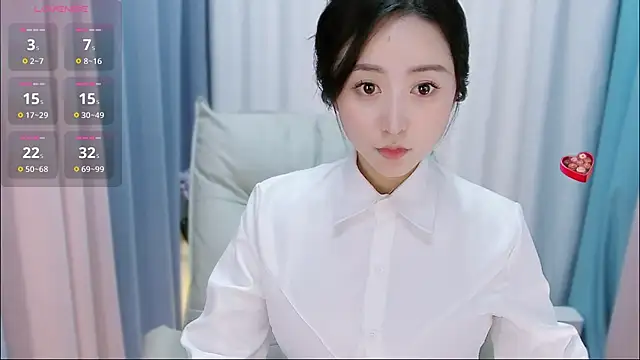 Snapshot of Liiniie-Lovers chatting on 01/04/25, 12:05 Liiniie-Lovers online show from 01/04/25, 12:05