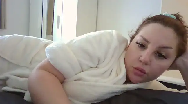 Snapshot of magical_mia chatting on 02/01/25, 03:50 magical mia online show from 02/01/25, 03:50