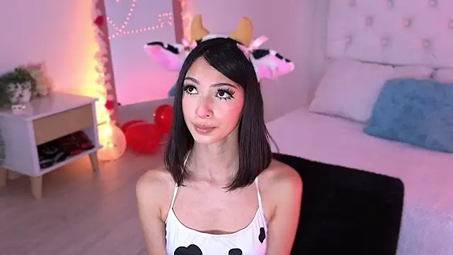 Snapshot of little_kawaiigirl_ chatting on 02/13/26, 01:34 little kawaiigirl online show from 02/13/26, 01:34